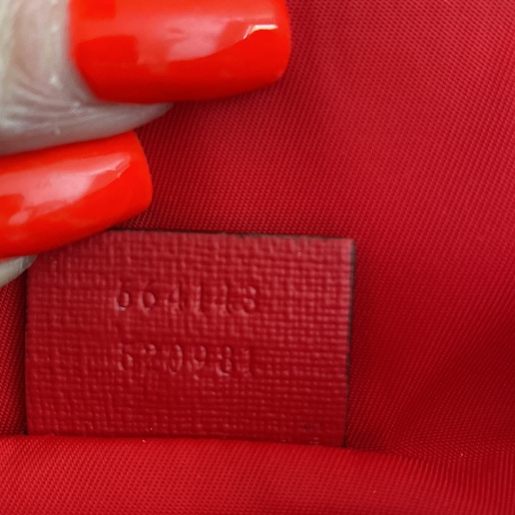 Gucci • Strawberry Fairy Messenger Bag - Picture 5 of 17